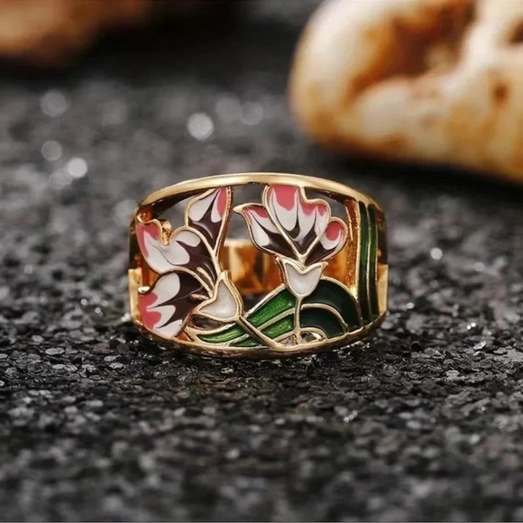1 LEFT! 18K Gold Plated Wide Flower Ring - Picture 6 of 6